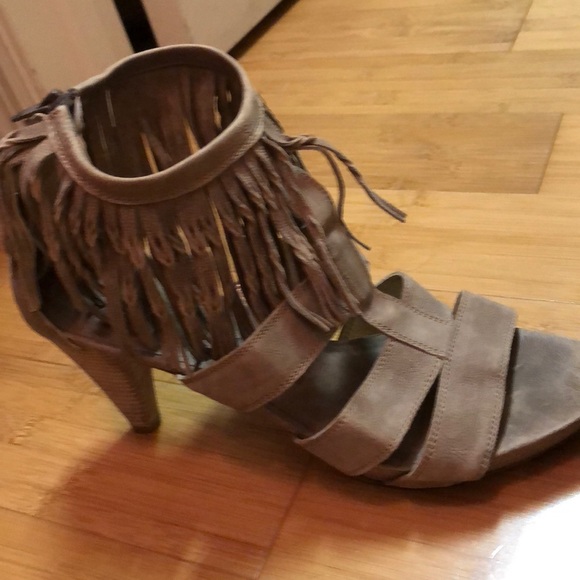 Kennel Schmenger Fringe sandals - Picture 2 of 11